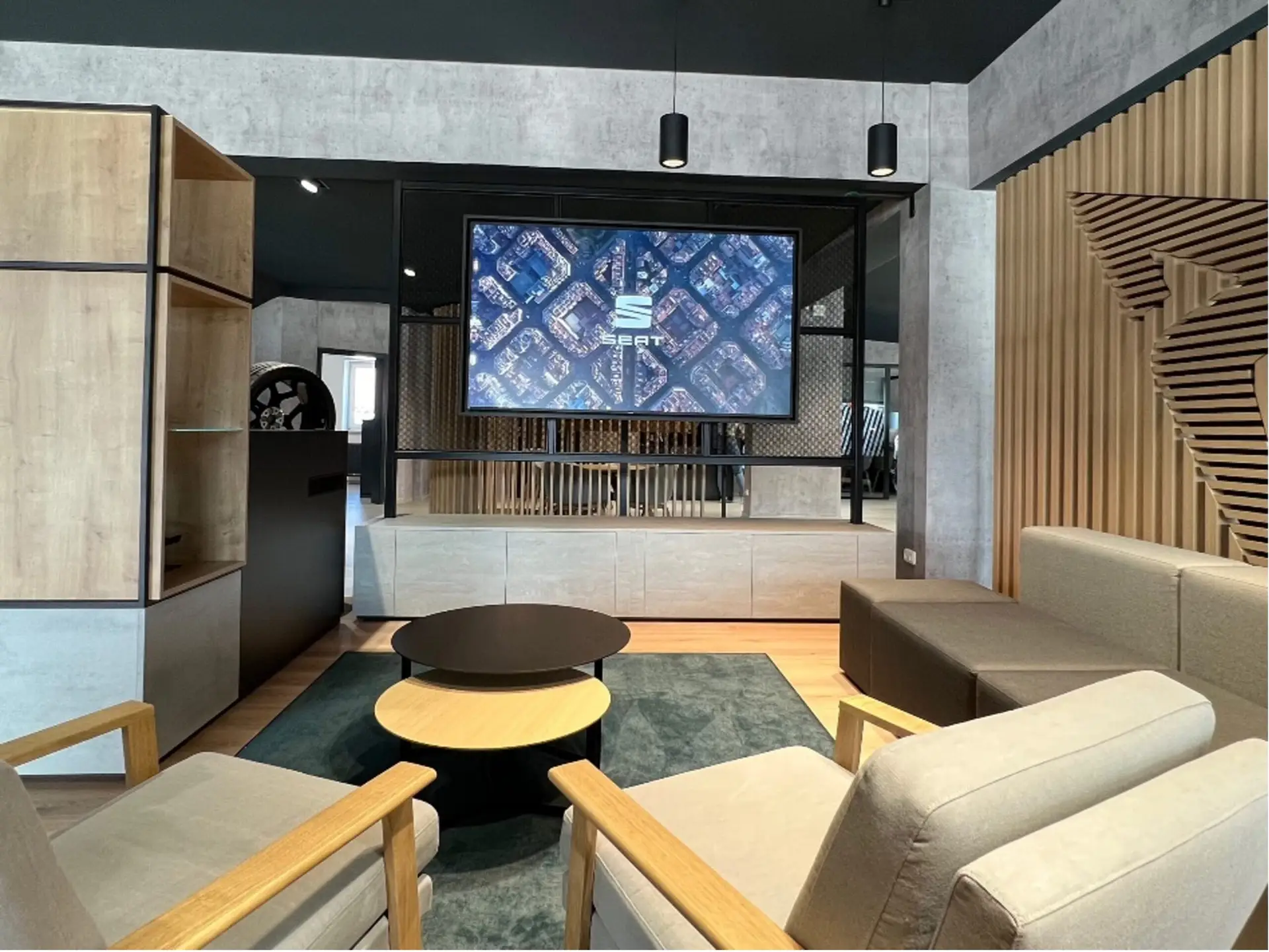 MEKmedia_digital-signage_SEAT_Autohaus_Neumaier_Eschlkam_3